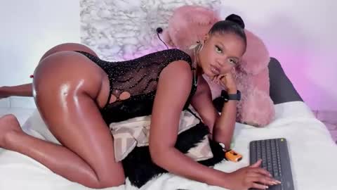 Snapshot of charis_hill chatting on May 6, 2026, 9:20 pm charis_hill online show from May 6, 2026, 9:20 pm