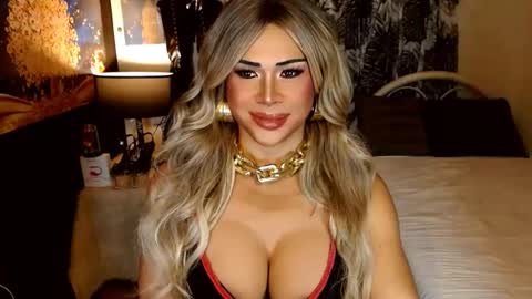 Snapshot of charismatic_apple chatting on March 14, 2026, 8:03 pm charismatic_apple online show from March 14, 2026, 8:03 pm