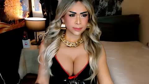 Snapshot of charismatic_apple chatting on March 22, 2026, 3:26 pm charismatic_apple online show from March 22, 2026, 3:26 pm