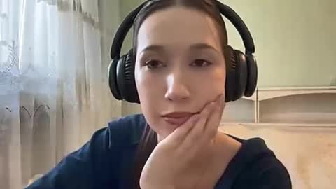 Scarlett online show from March 9, 2026, 12:20 pm