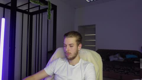 Snapshot of charles_sins chatting on February 14, 2025, 5:14 pm CHARLES SINS online show from February 14, 2025, 5:14 pm