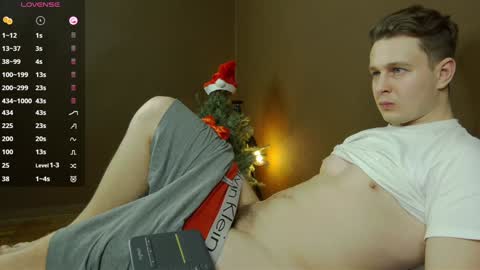 Snapshot of charlie_smiley chatting on January 2, 2025, 2:00 am Charlie Smiley online show from January 2, 2025, 2:00 am