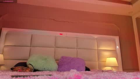 Snapshot of charlie_storm_ chatting on November 12, 2025, 11:32 am online show from November 12, 2025, 11:32 am