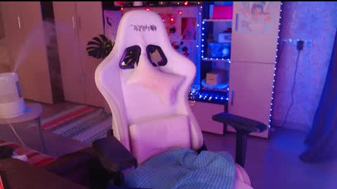 Snapshot of charlie_wtf chatting on December 28, 2024, 8:36 pm charlie online show from December 28, 2024, 8:36 pm