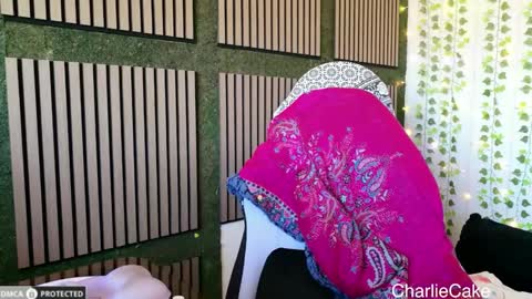 Snapshot of charliecake chatting on May 8, 2026, 8:58 pm Charlie Cake online show from May 8, 2026, 8:58 pm