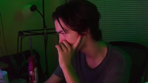 Snapshot of charlied09302 chatting on November 6, 2025, 6:36 am char sexiness online show from November 6, 2025, 6:36 am