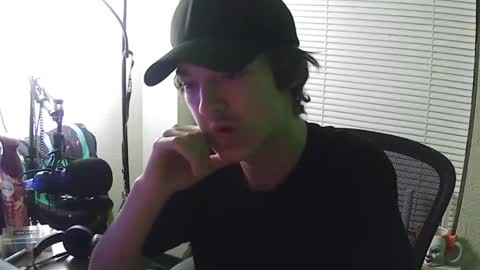 Snapshot of charlied09302 chatting on November 13, 2025, 10:58 am char sexiness online show from November 13, 2025, 10:58 am