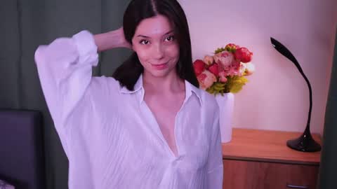 Snapshot of charlinepiker chatting on May 29, 2026, 10:52 pm Yumi online show from May 29, 2026, 10:52 pm