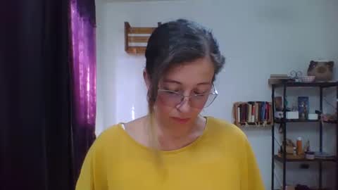 charlott online show from December 3, 2025, 7:01 pm