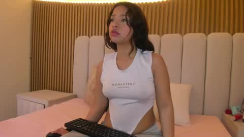 charlotaura online show from June 1, 2026, 1:57 pm