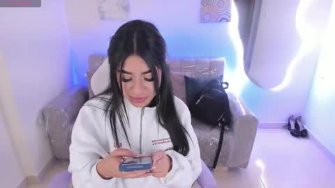 Snapshot of charlote_cowell_sub_ chatting on December 1, 2025, 6:02 pm online show from December 1, 2025, 6:02 pm