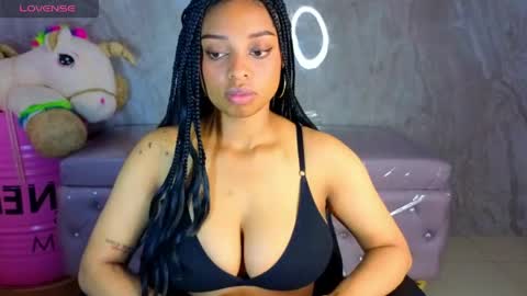 Charlote  online show from April 27, 2026, 12:47 pm