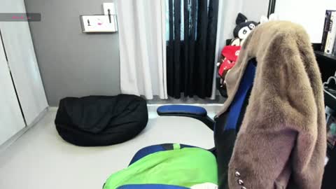 Snapshot of charlott__v chatting on July 16, 2026, 8:59 pm Valery online show from July 16, 2026, 8:59 pm