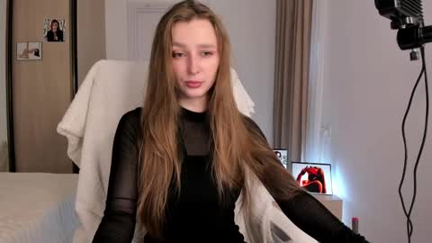 Snapshot of charlottawells chatting on November 16, 2025, 10:54 am CharlottaWells online show from November 16, 2025, 10:54 am