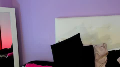 Char 3 online show from September 13, 2025, 3:23 pm