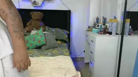 charlotte_027 online show from January 16, 2026, 4:27 am