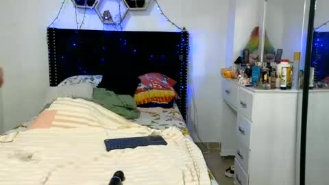 charlotte_027 online show from June 26, 2026, 3:00 am
