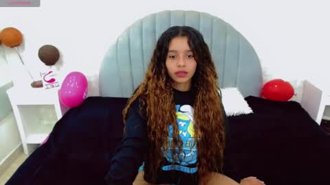 Snapshot of charlotte_0309 chatting on February 19, 2025, 6:44 am charlotte online show from February 19, 2025, 6:44 am