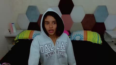 Snapshot of charlotte_0309 chatting on March 6, 2025, 7:47 am charlotte online show from March 6, 2025, 7:47 am