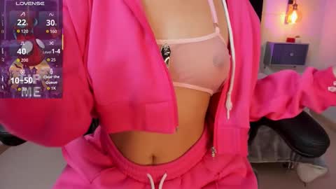 Snapshot of charlotte__benett chatting on October 26, 2025, 4:40 am Charlotte online show from October 26, 2025, 4:40 am