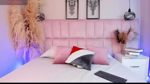 Daniela online show from December 19, 2025, 3:35 am