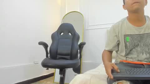 charlottte y dante online show from February 8, 2026, 4:38 am