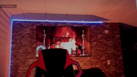 Charlotte  online show from December 3, 2025, 11:58 pm