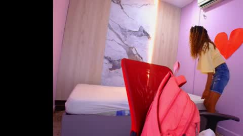 CHARLOTTE online show from March 12, 2025, 11:31 am