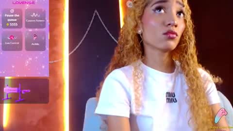 CHARLOTTE online show from September 23, 2025, 12:52 pm