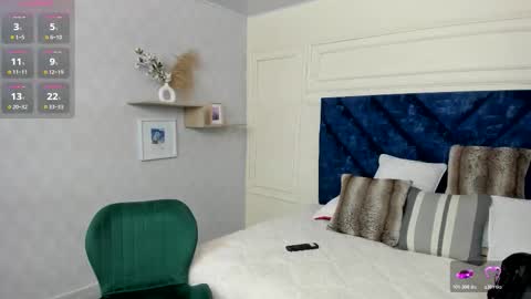 Charlotte Mayers online show from December 18, 2025, 11:27 am