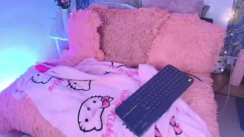charlotte_princess_1 online show from May 28, 2026, 6:43 am