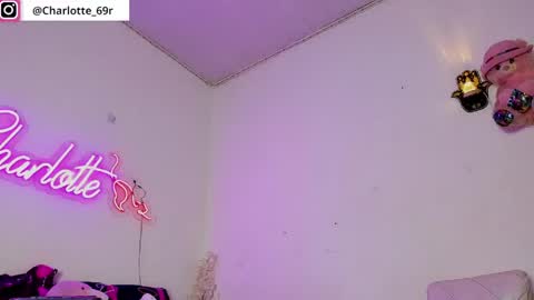 Snapshot of charlotte_r69 chatting on May 28, 2026, 8:33 am Charlotte online show from May 28, 2026, 8:33 am