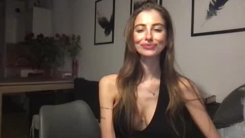 Snapshot of charlotte_roche chatting on February 19, 2025, 6:32 pm Charlotte Roche online show from February 19, 2025, 6:32 pm