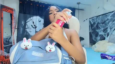 Snapshot of charlotte_walker1 chatting on October 27, 2025, 5:00 am charlotte_walker1 online show from October 27, 2025, 5:00 am