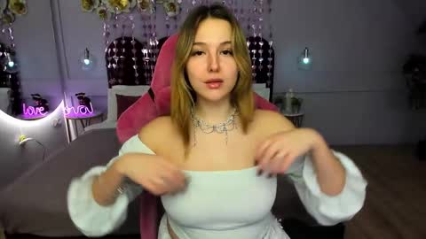 charlotteatwood online show from February 13, 2026, 3:19 pm