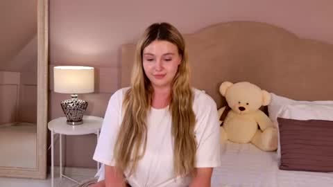 Snapshot of charlotteatwood chatting on June 14, 2026, 4:09 pm charlotteatwood online show from June 14, 2026, 4:09 pm