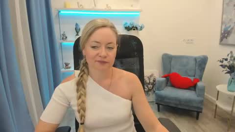 Snapshot of charlottekerti chatting on May 27, 2026, 12:02 pm Charlotte online show from May 27, 2026, 12:02 pm