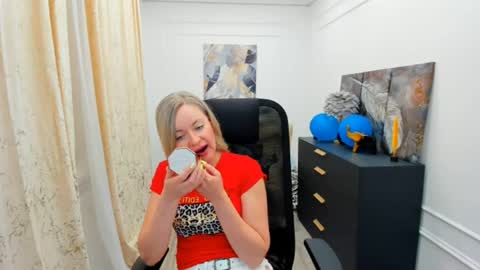 Snapshot of charlottekerti chatting on May 31, 2026, 6:09 pm Charlotte online show from May 31, 2026, 6:09 pm