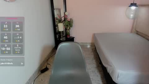 charlotteking8 online show from March 5, 2026, 12:01 pm