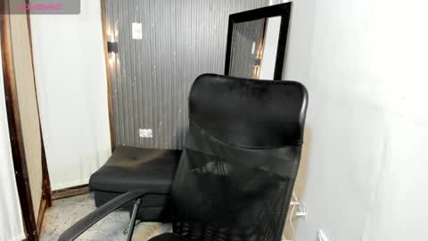 charlotteking8 online show from March 12, 2026, 11:27 am