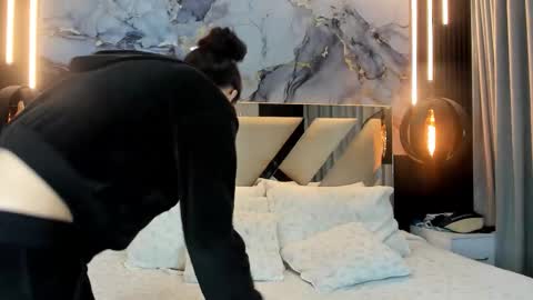 Snapshot of charlottekraviz chatting on March 8, 2026, 2:04 am Charlotte online show from March 8, 2026, 2:04 am