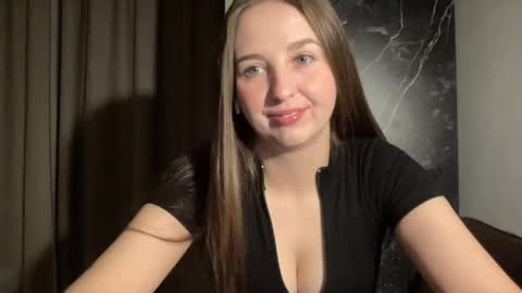 Snapshot of charlottexgold chatting on April 1, 2026, 8:50 pm CharlotteXGold online show from April 1, 2026, 8:50 pm
