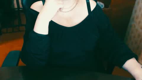 CharlotteXTasty online show from December 13, 2024, 4:49 pm