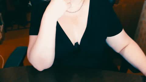 CharlotteXTasty online show from December 27, 2024, 3:37 pm