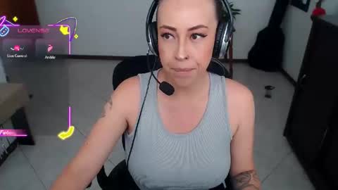 charlottezoe online show from October 23, 2025, 7:01 pm