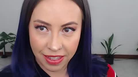 Snapshot of charlottezoe1 chatting on August 4, 2026, 6:21 pm charlottezoe online show from August 4, 2026, 6:21 pm