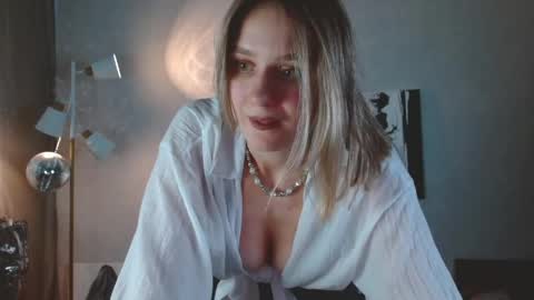 Snapshot of charming_beauty chatting on June 8, 2026, 6:25 am Michelle online show from June 8, 2026, 6:25 am