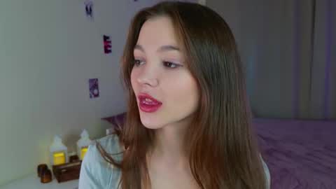 Snapshot of charming_bliss chatting on September 14, 2025, 3:44 pm Kaylee online show from September 14, 2025, 3:44 pm