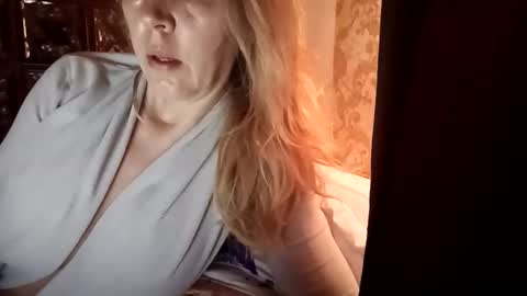 charming_rosse online show from April 27, 2026, 5:16 am