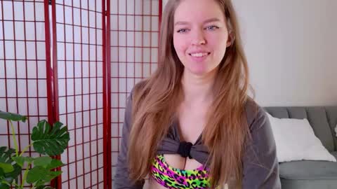 Snapshot of charming_ruru chatting on May 27, 2026, 6:32 am Ruru online show from May 27, 2026, 6:32 am